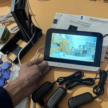 VIDEOCITOFONO SMART WIFI CON MONITOR TOUCH E APERTURA RFID